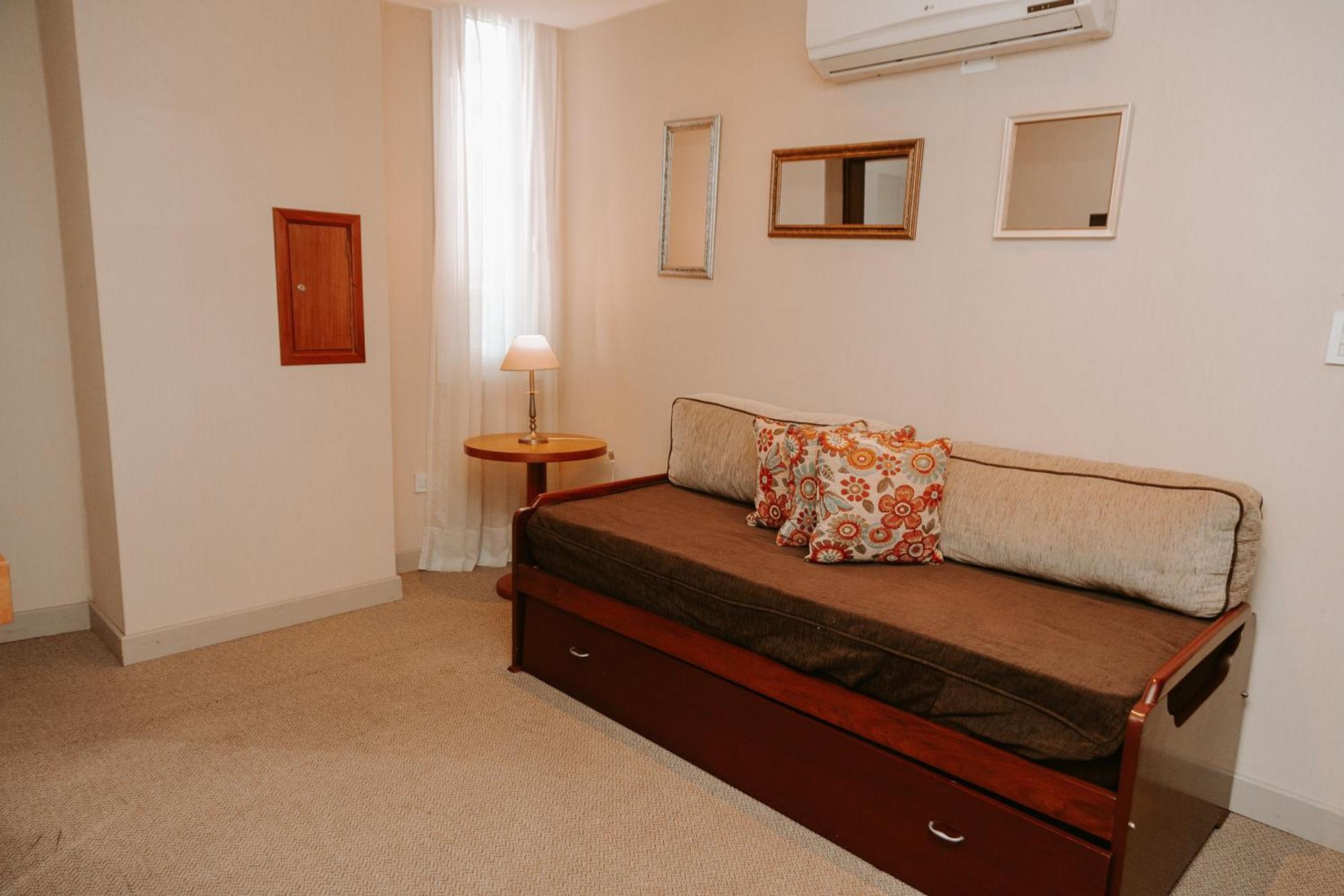 Howard Johnson Hotel ירבה בואנה מראה חיצוני תמונה